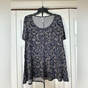 Small Lularoe Perfect T